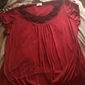 Flower detail short sleeve shirt